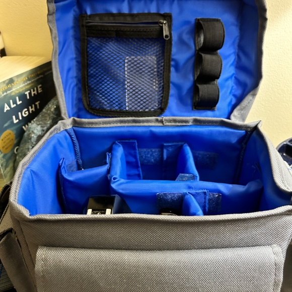 Canon 35mm SLR EOS Rebel X body, extra batteries and camera bag - Picture 8 of 8